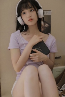 动漫人物做剧烈运动打扑克视频